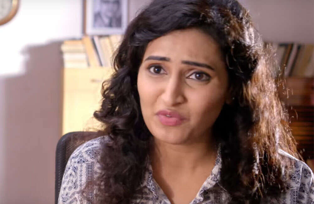 A still from Ayal Jeevichiruppundu