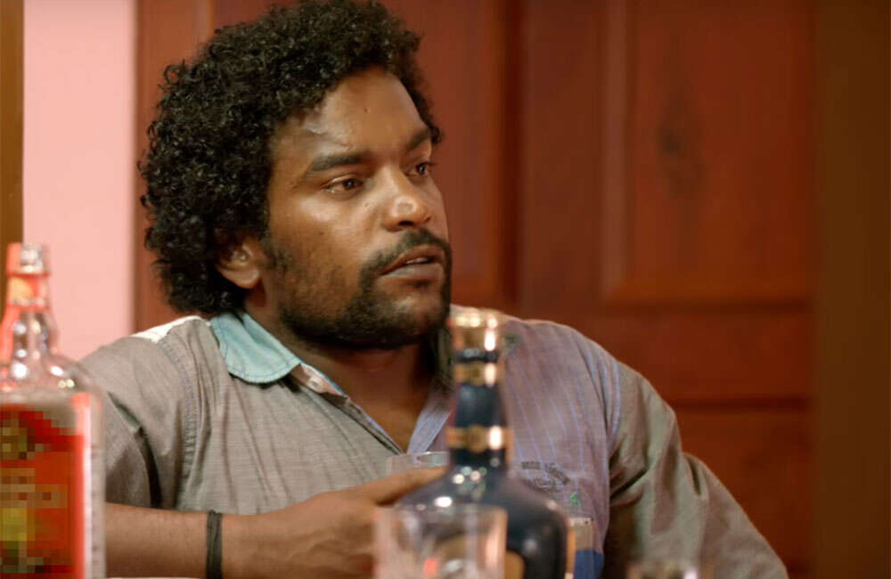 A still from Ayal Jeevichiruppundu