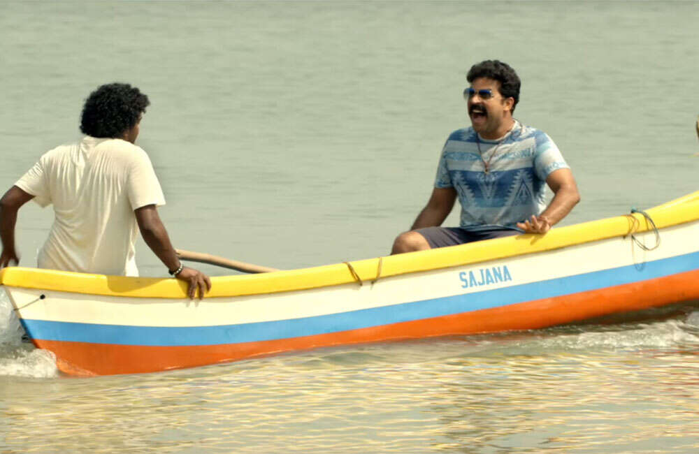 A still from Ayal Jeevichiruppundu