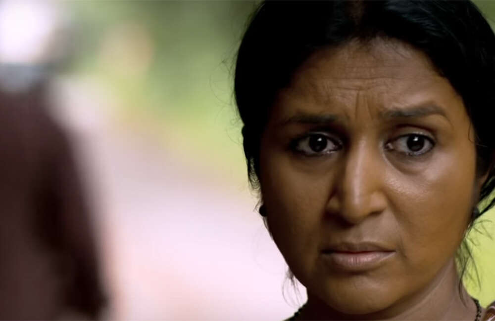 A still from Aakashathinum Bhoomikkumidayil