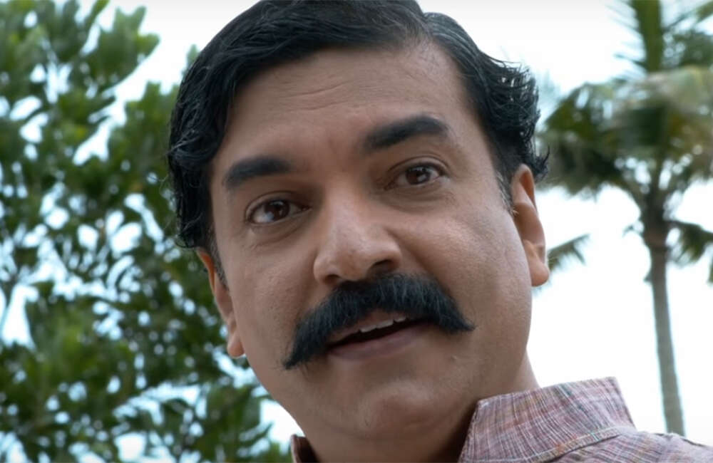 A still from Aakashathinum Bhoomikkumidayil