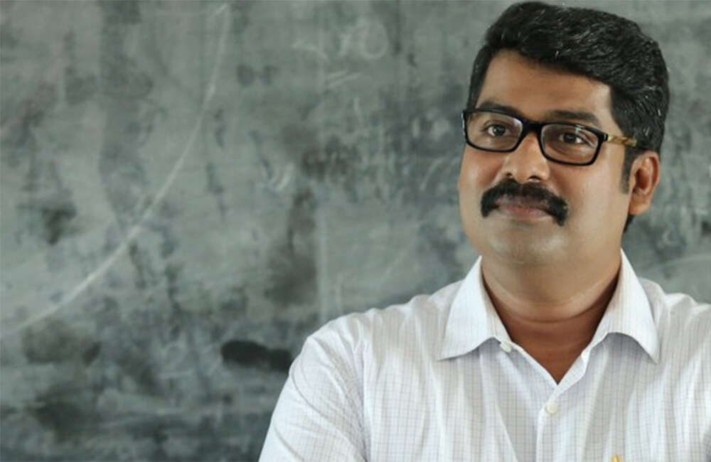 A still from Udaharanam Sujatha
