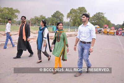 'Mera Naam Karegi Roshan' team @ Dilli darshan