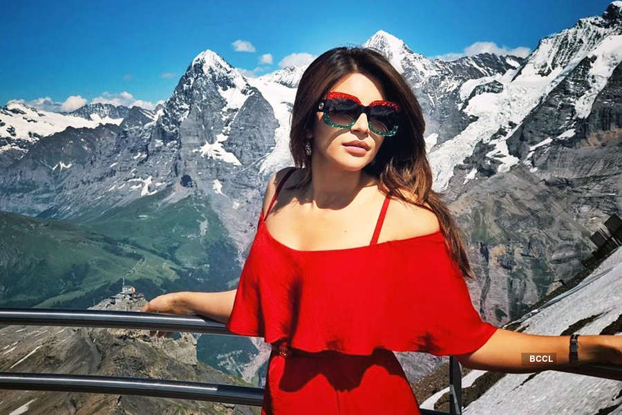 Shama Sikander gets slammed by fans for wearing bikini during Ramzan, see comments & pictures...