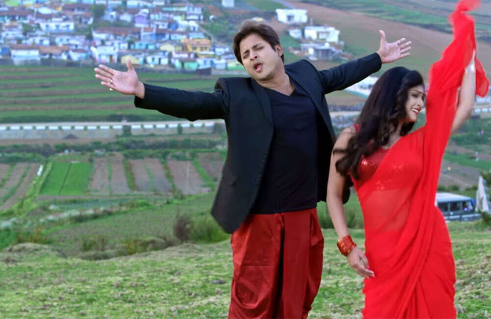 A still from Dil Diwana Heigala