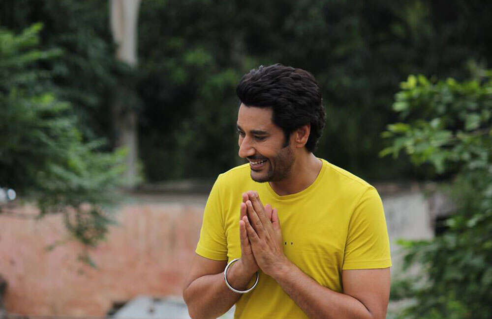 A still from Saadey CM Saab