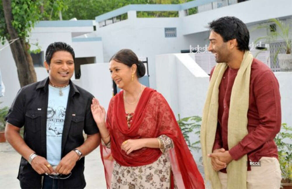 A still from Desi Munde