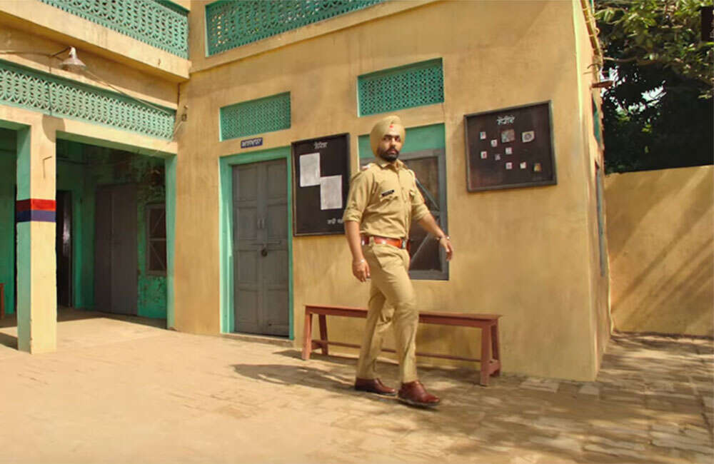 A still from Saab Bahadar