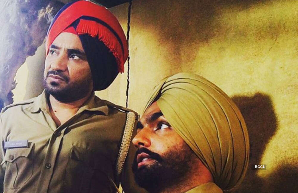A still from Saab Bahadar