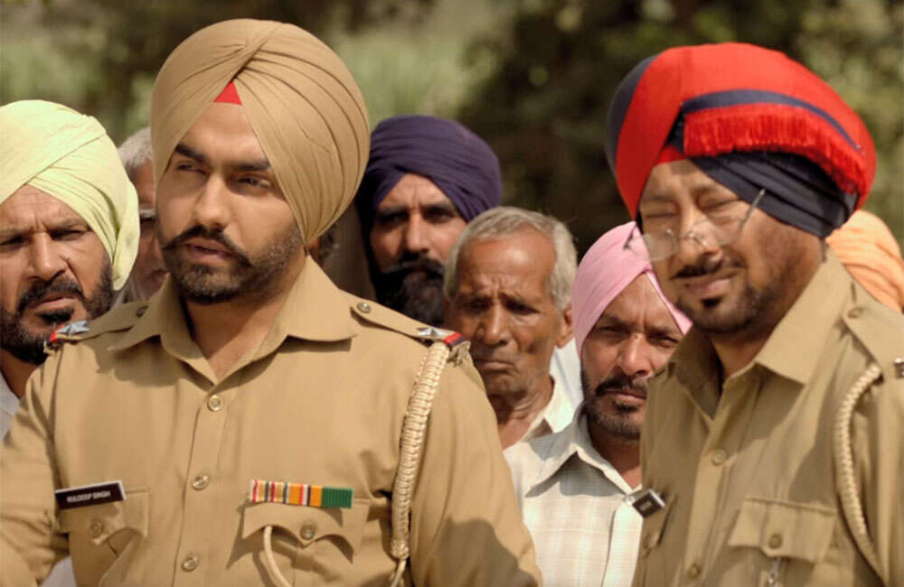 A still from Saab Bahadar