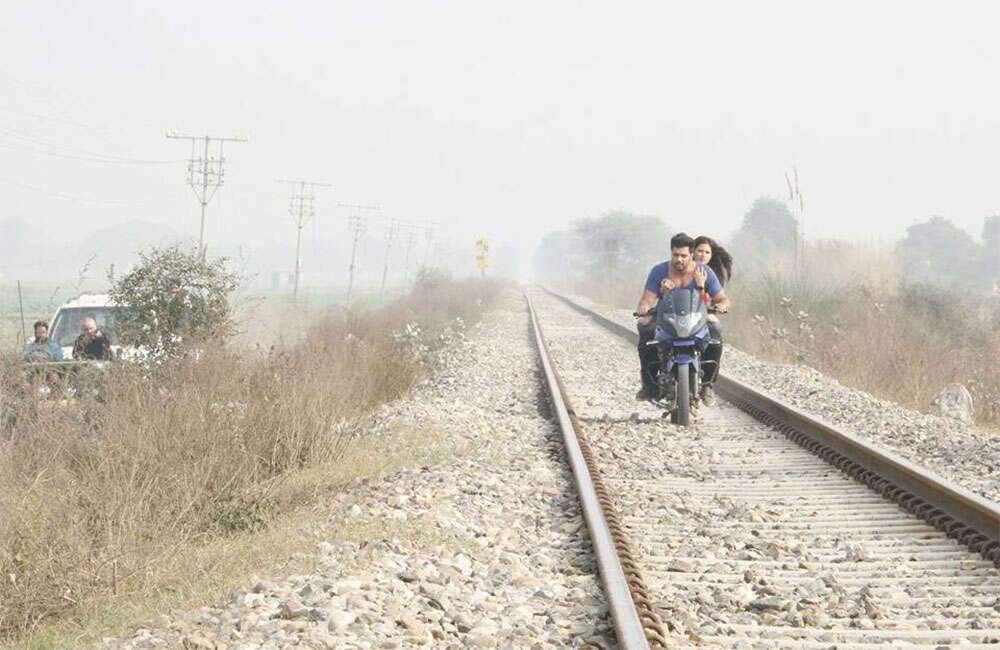 A still from Kacche Dhaagey