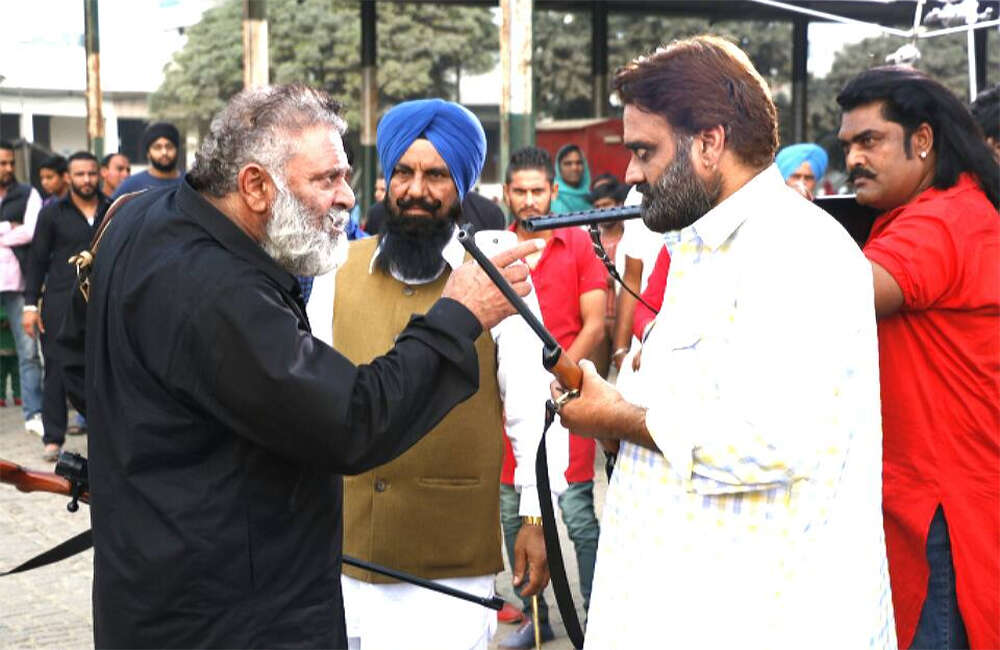 A still from Kacche Dhaagey