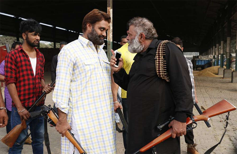 A still from Kacche Dhaagey