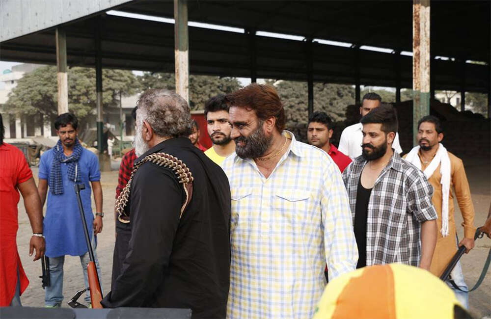 A still from Kacche Dhaagey