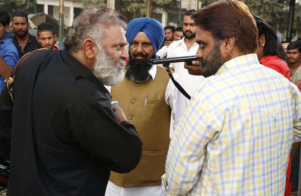 A still from Kacche Dhaagey