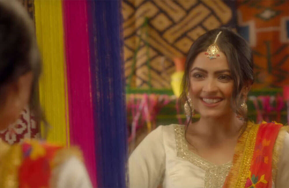A still from Rabb Da Radio