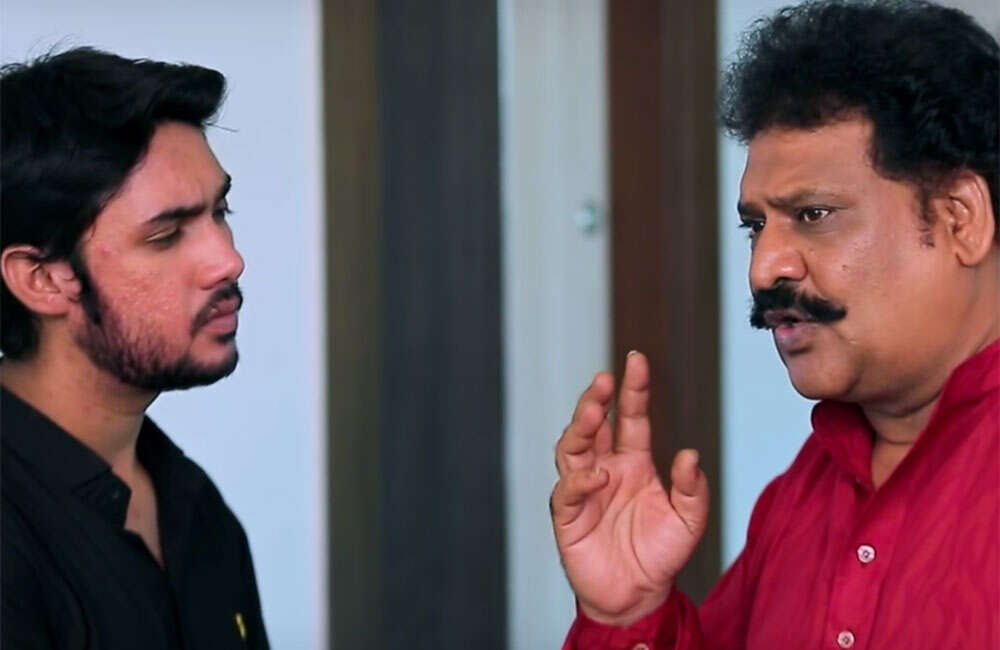 A still from Tu Maro Dostar