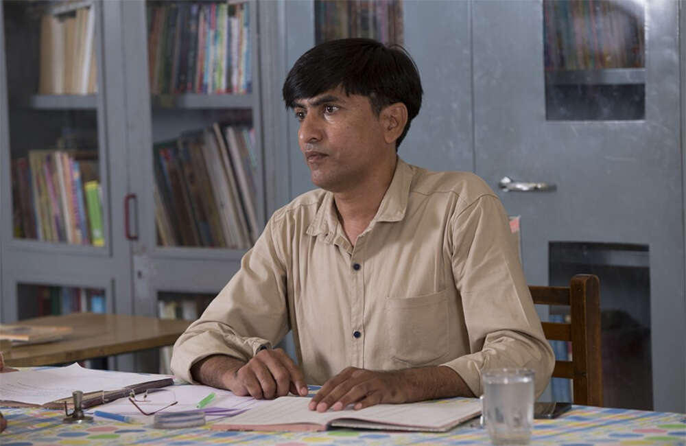 A still from Tu Maro Dostar