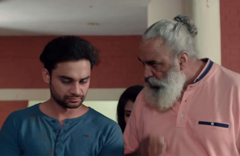 A still from Kirdar E Sardar