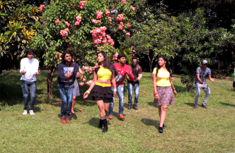 A still from Suhaag