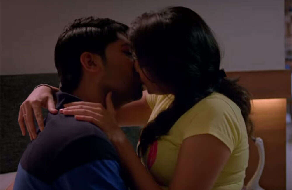 A still from Cash On Delivery