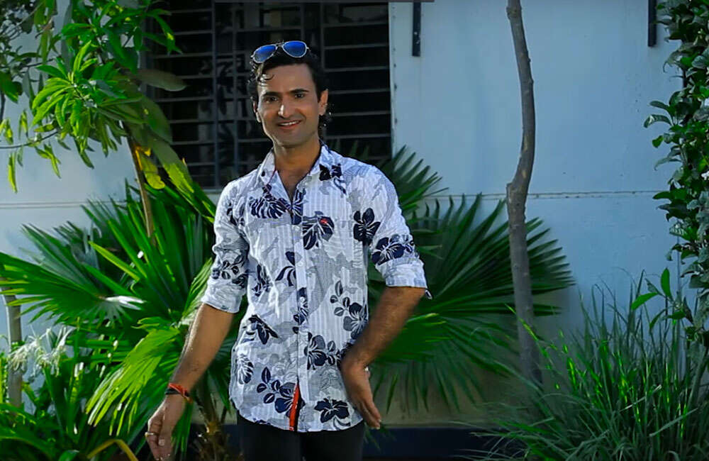 A still from Love Virus