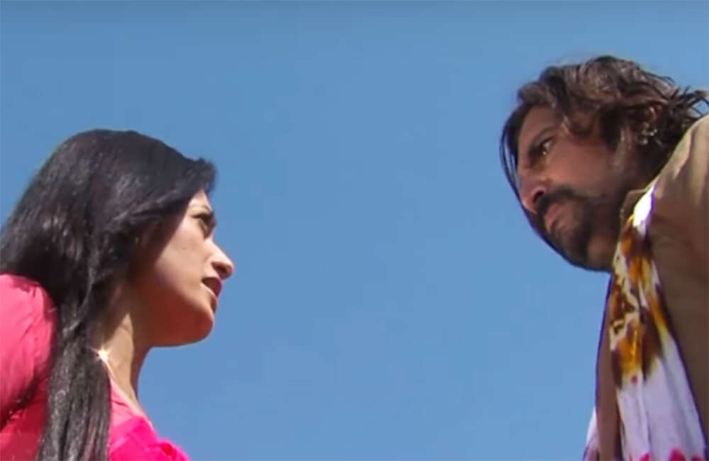 A still from Aye Mastarni