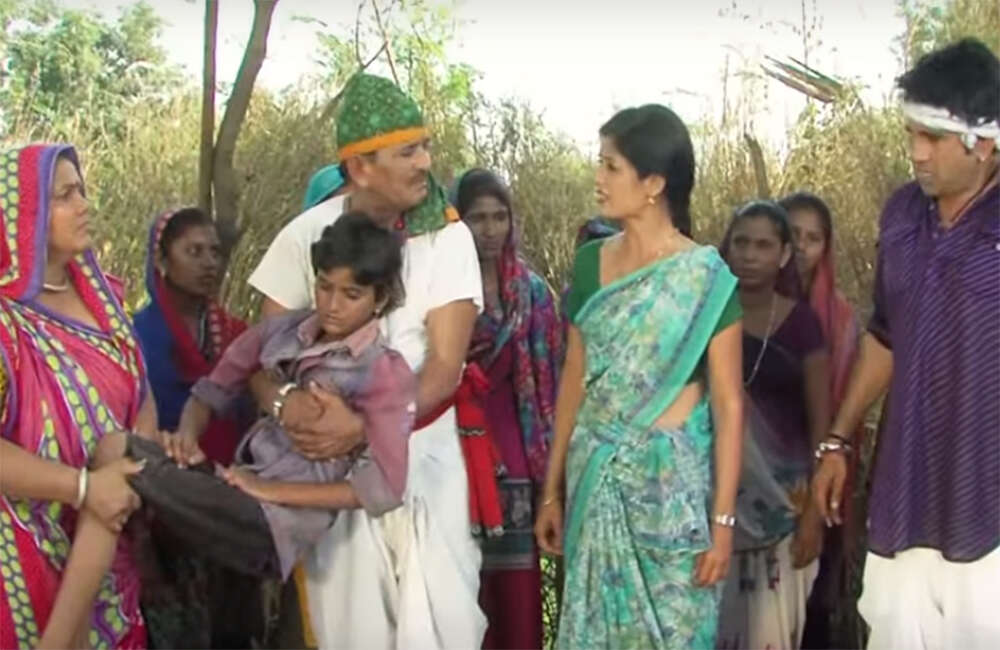 A still from Aye Mastarni