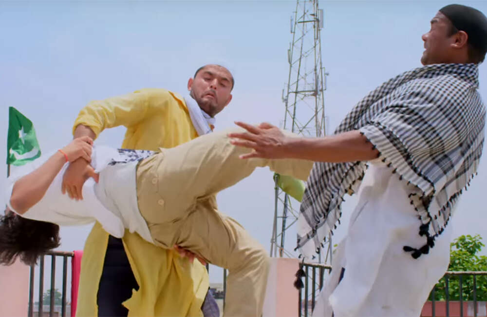 A still from Le Aaib Dulhaniya Pakistan Se