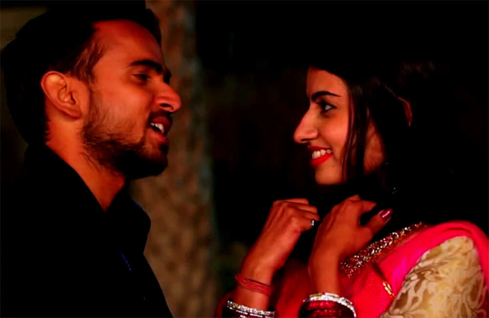 A still from Laadli