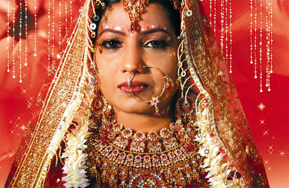 A still from Bahiniya