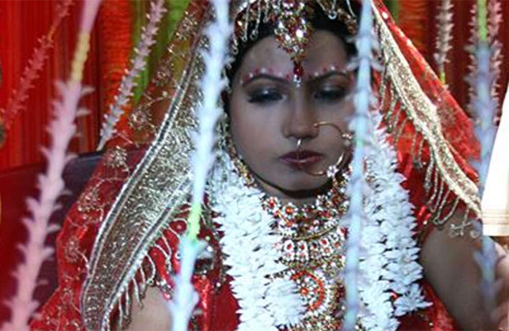 A still from Bahiniya