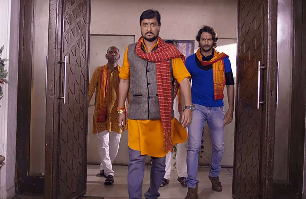 A still from Pahali Nazar Ko Salam