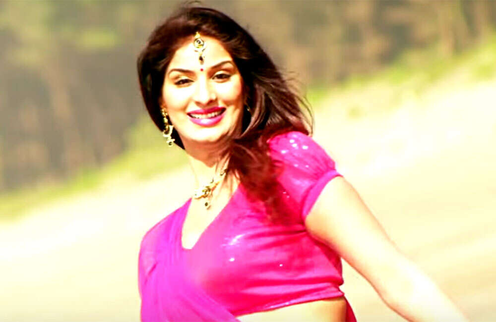 A still from Sargana Kushinagar Rangdaari Tax