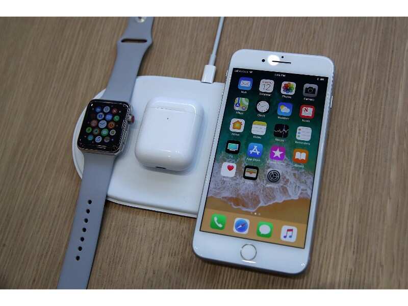 Features wireless charging