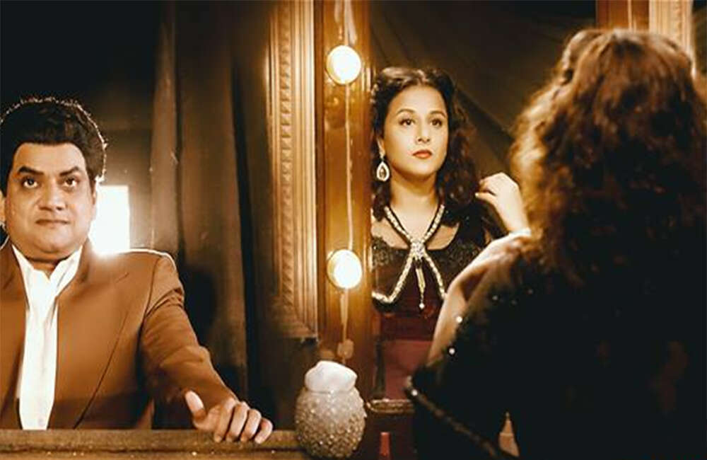 A still from Ekk Albela