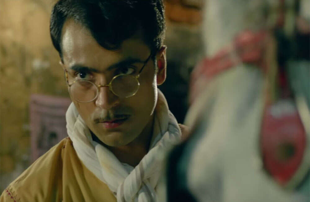 A still from Byomkesh Pawrbo