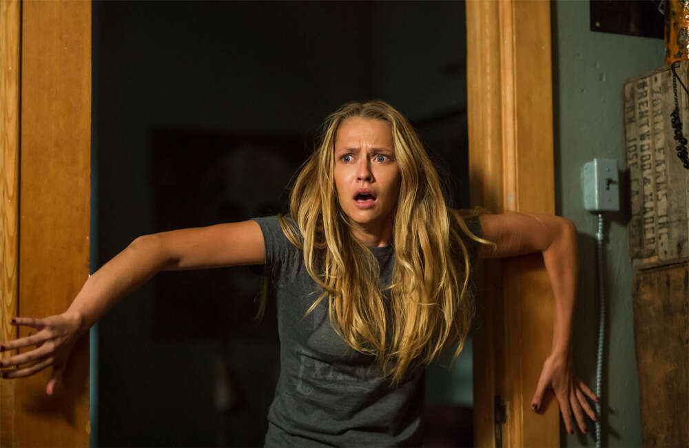 A still from Lights Out