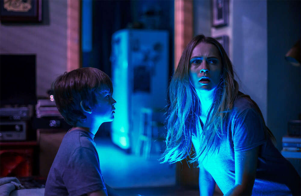 A still from Lights Out