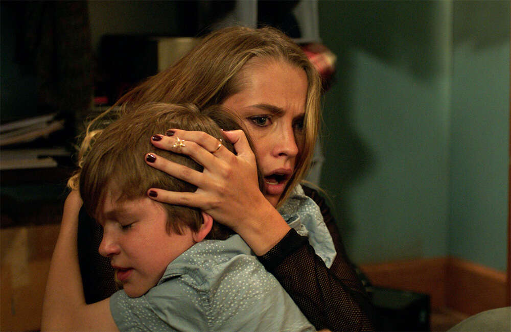A still from Lights Out