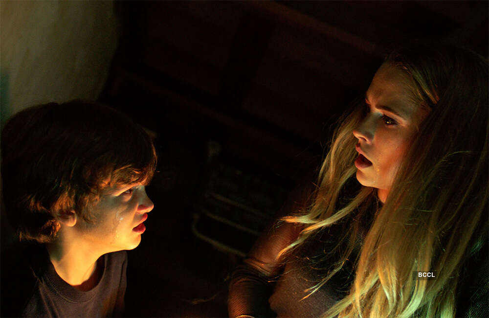 Lights Out Movie User Reviews & Ratings Lights Out (2016) Times Of