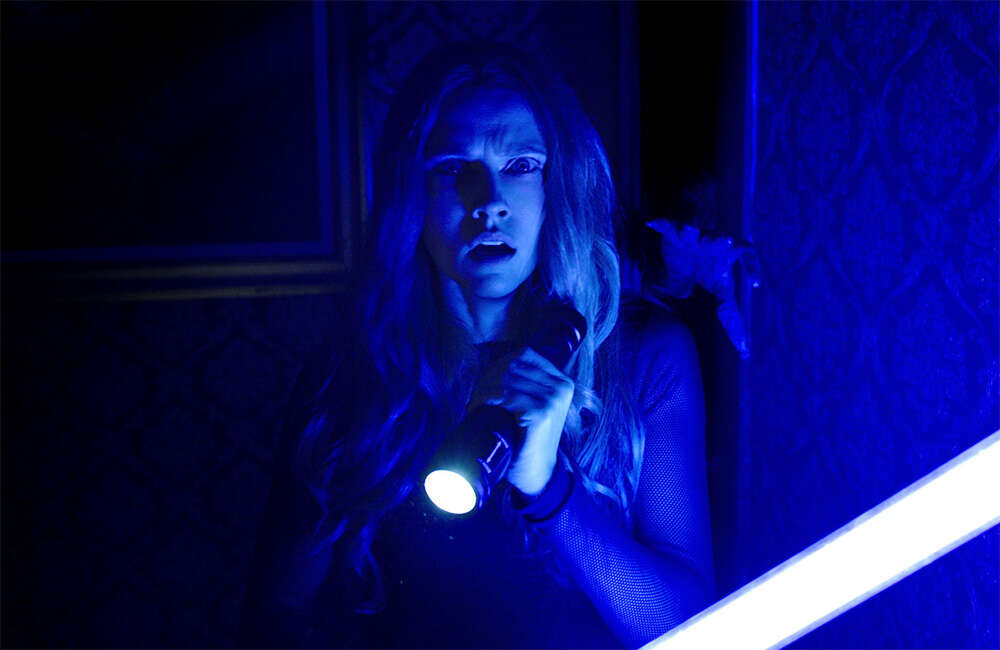 A still from Lights Out