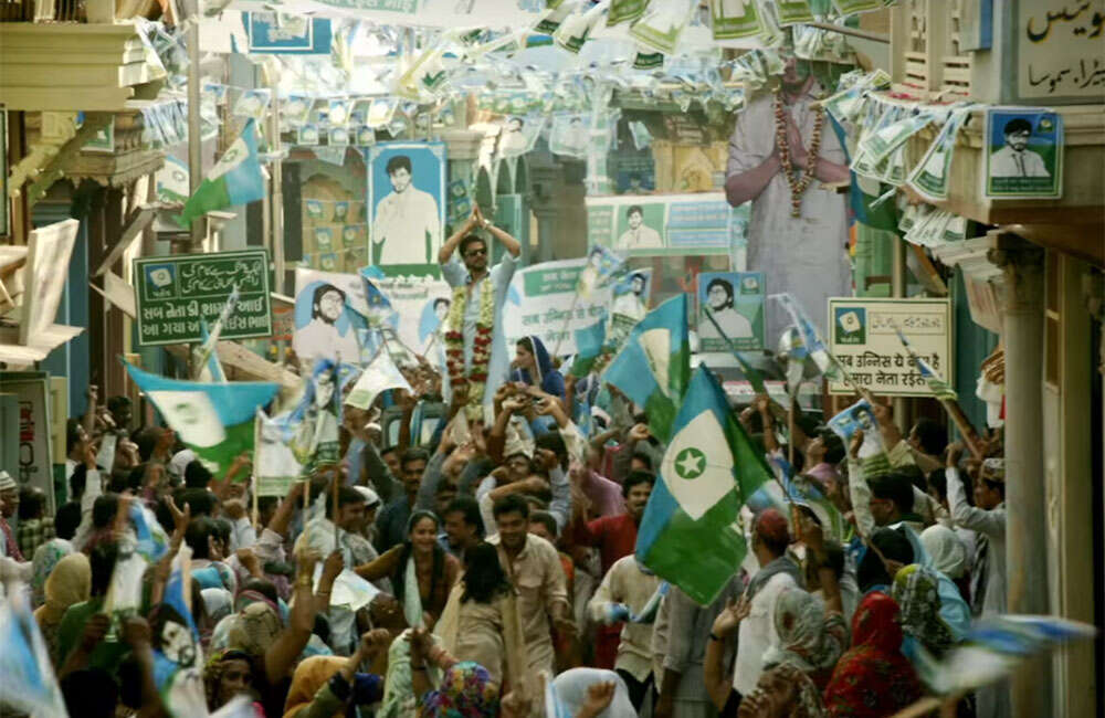 A still from Raees