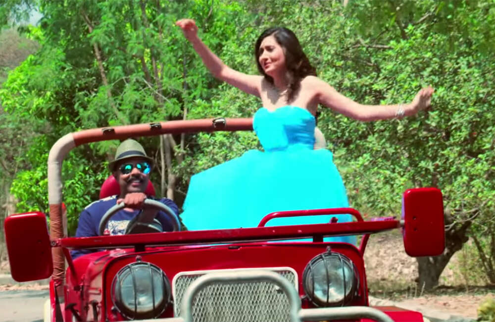 A still from Shoor Aamhi Sardaar
