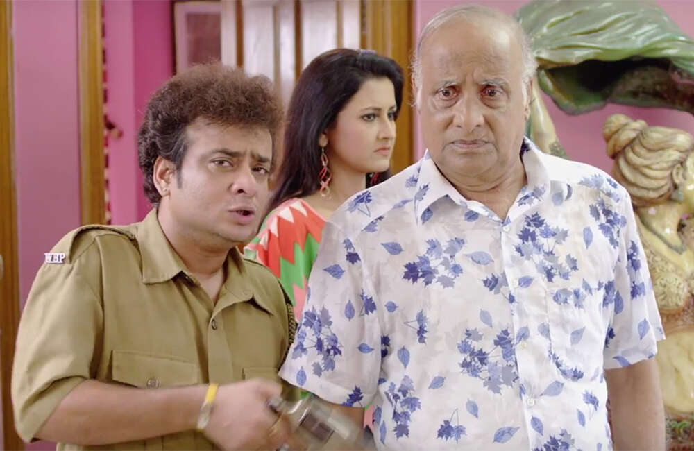 A still from Hothat Ekdin