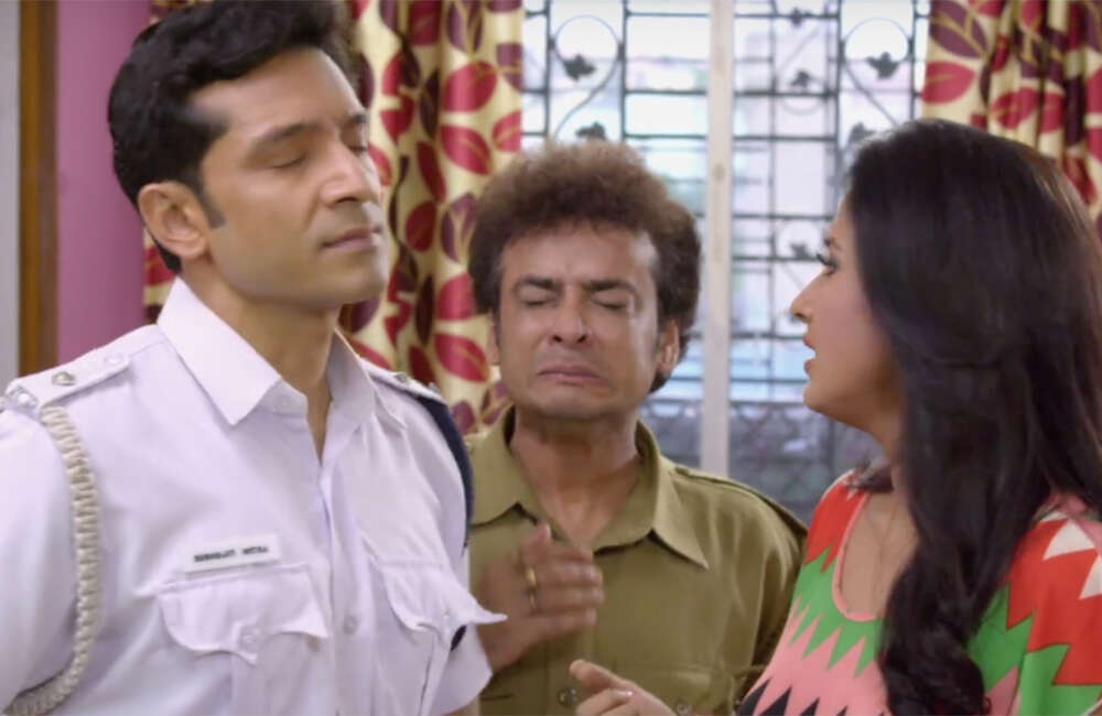 A still from Hothat Ekdin