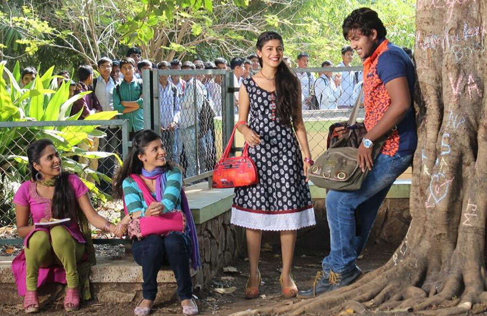 A still from Yaaro Ki Yaari