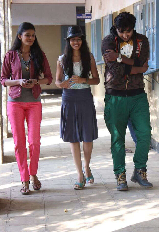A still from Yaaro Ki Yaari