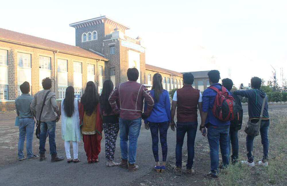 A still from Yaaro Ki Yaari