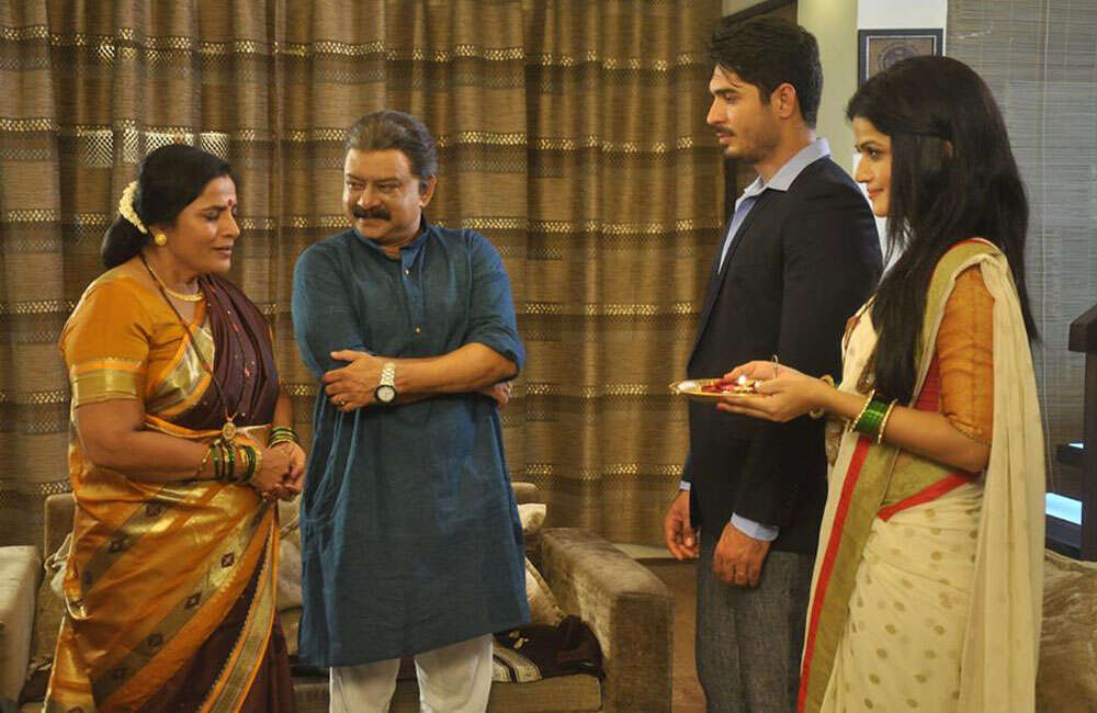 A still from Faqt Tujhyach Sathi